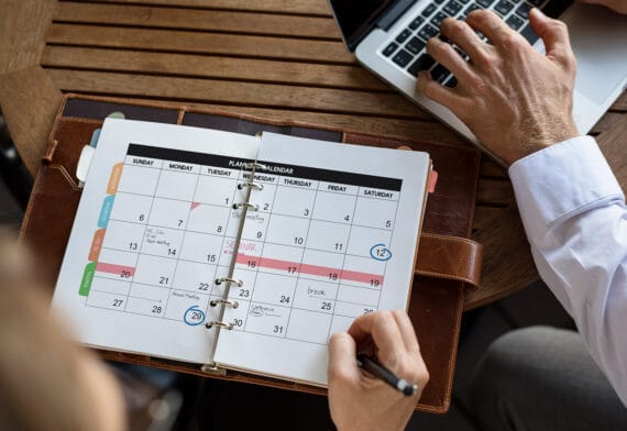 Calendare Personalizate cu Imprimare UV: Un Mod Creativ de a Planifica Anul